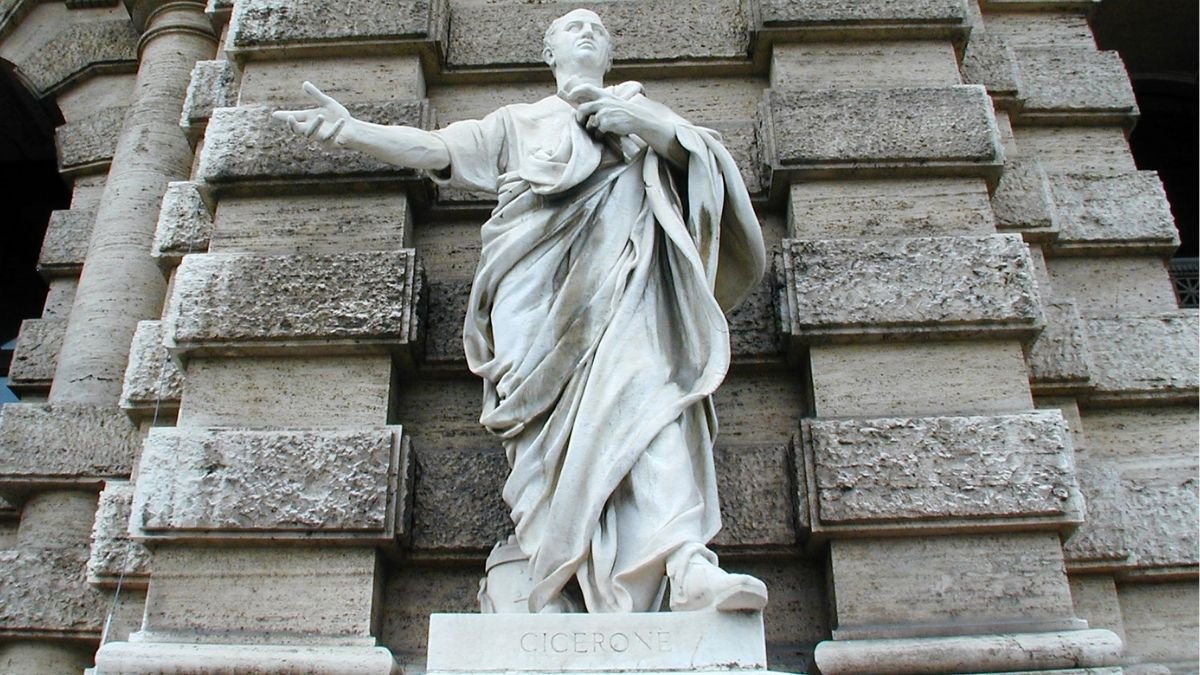 Statue of the Roman orator Cicero, illustrating the memory palace technique