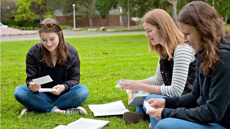 Person using flashcards to implement spaced repetition learning